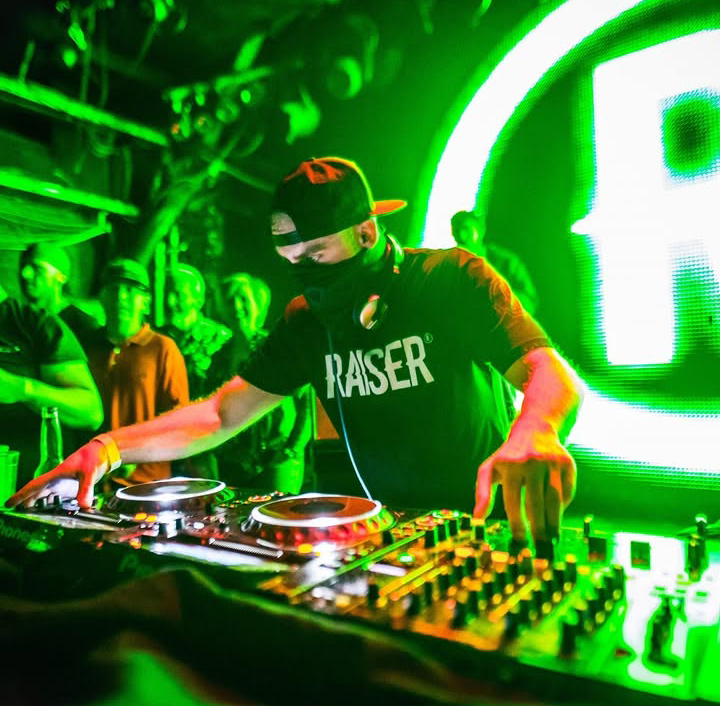 Raiser
